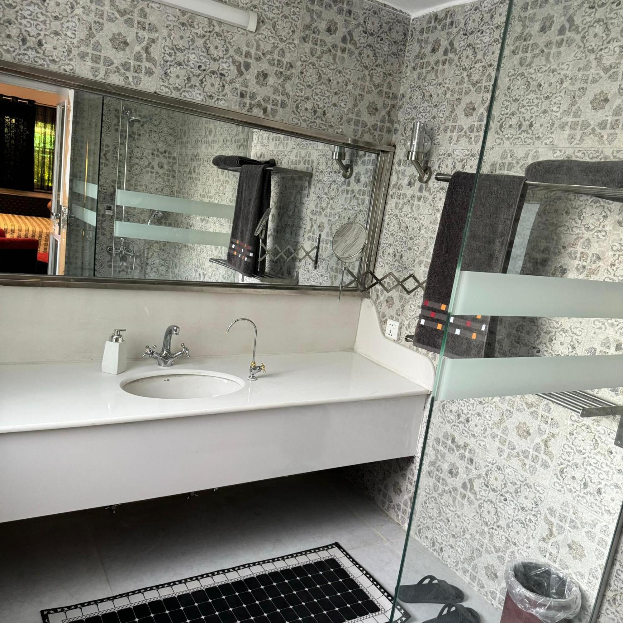Greenlux Residency 라왈핀디 외부 사진